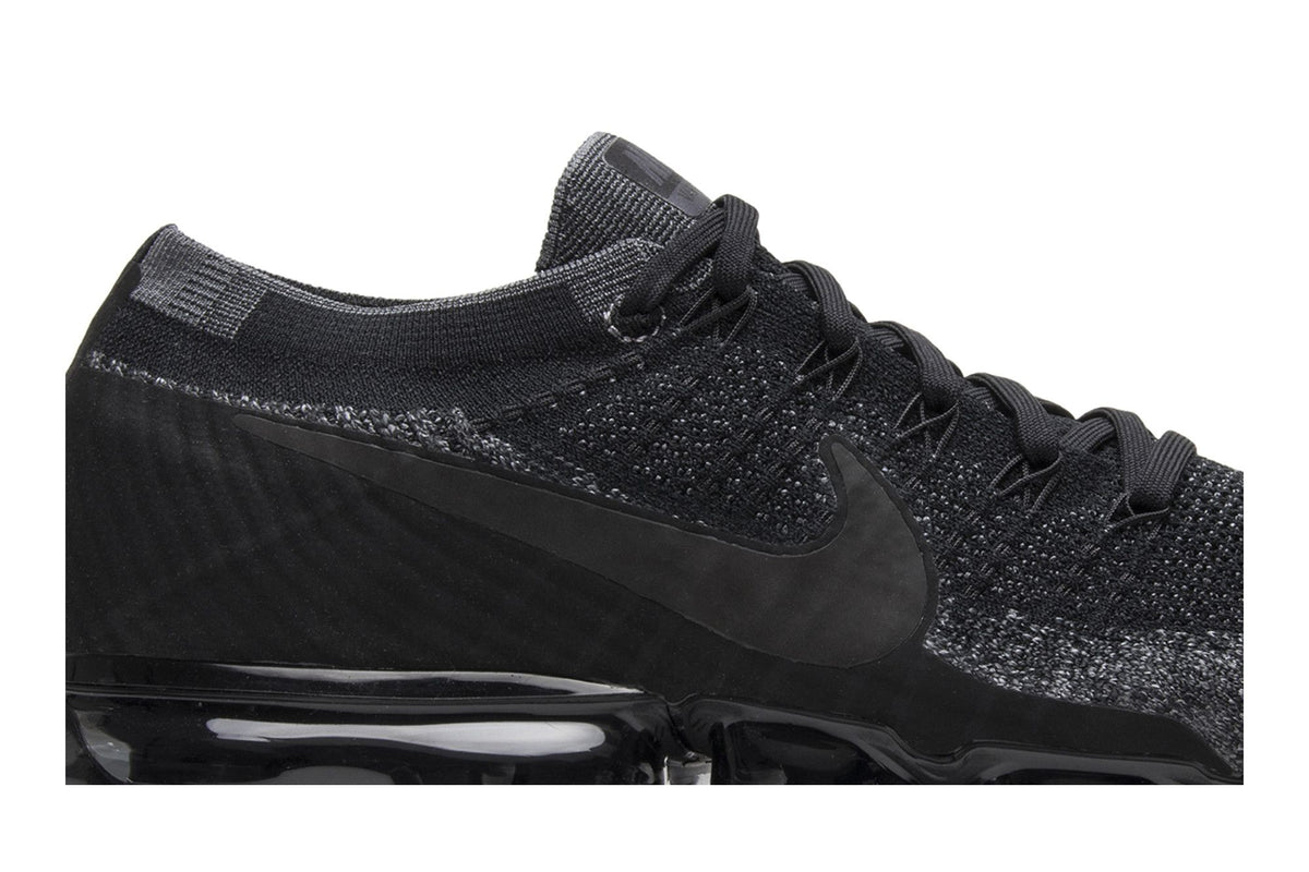 Nike Air VaporMax Triple Black Sneakers – 899473-003