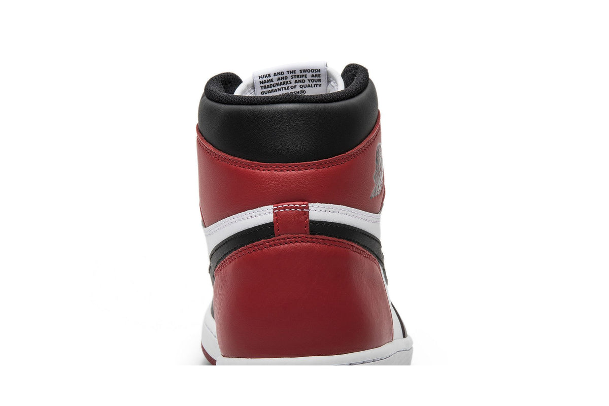 Air Jordan 1 Retro High OG Black Toe (2016 edition) 555088-125